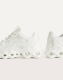 Sneaker mit Öffnungen in der Sohle
